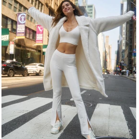 ALO YOGA Airbrush Flutter Split Hem Leggings White Sz XS {3O48}